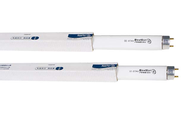 華輝照明車間有200多臺大型沖壓設備，30條全自動化格柵燈組裝生產線。強大制造LED格柵燈盤廠家,產品有T8格柵燈盤，T5格柵燈盤，明裝格柵燈盤，暗裝格柵燈盤。