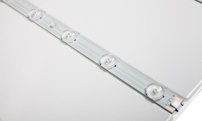 華輝照明成立于1987年,是一家專業生產面板燈,led面板燈,面板燈廠家,直發光面板燈,側發光面板燈的大型企業。 華輝照明成立于1987年,是一家專業生產面板燈,led面板燈,面板燈廠家,直發光面板燈,側發光面板燈的大型企業。