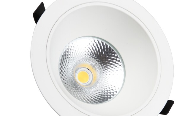 華輝照明專(zhuān)業(yè)生產(chǎn)LED筒燈，COB筒燈，全國(guó)行業(yè)領(lǐng)先，服務(wù)過(guò)全國(guó)各類(lèi)工程達(dá)2000家。