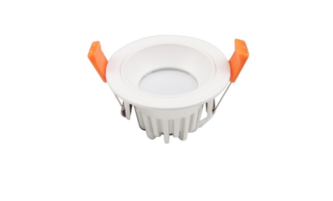 華輝照明LED筒燈驅動為恒流隔離外置驅動，便于安裝維護，與光源板實現完美匹配。