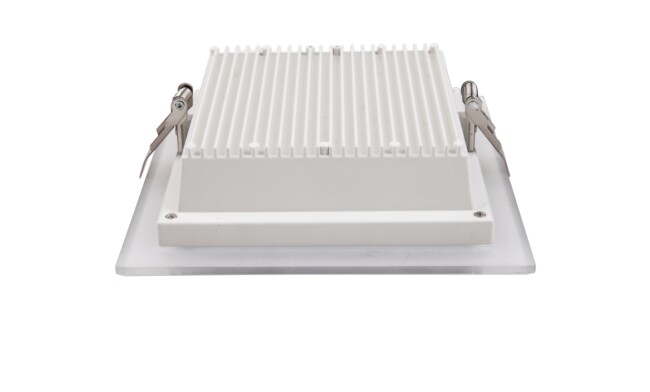 華輝照明專業LED筒燈廠家，標準的流程與質檢程序確保COB筒燈質量穩定如一。