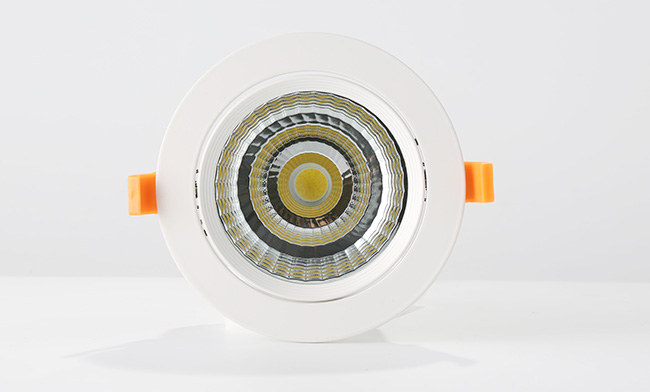 華輝照明成立于1987年，是一家專業生產LED辦公吊線燈,led面板燈,面板燈廠家,直發光面板燈，側發光面板燈的大型企業。