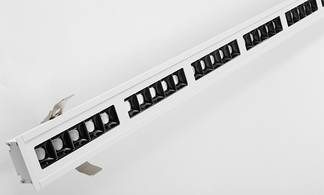 選擇華輝照明LED辦公吊線燈,ed面板燈,面板燈廠家,直發光面板燈，側發光面板燈，造就高端大氣上檔次氛圍。